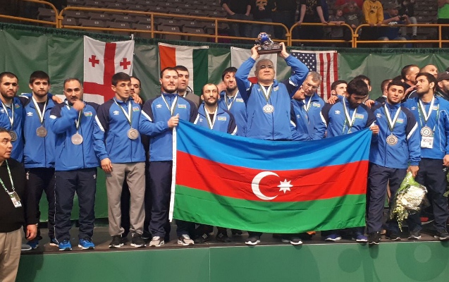 bayragi-bu-cur-yukselderler